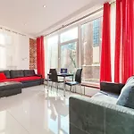 Hostelswidnicka24 旅馆 *