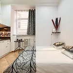 Hostelswidnicka24 旅馆
