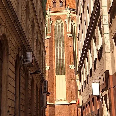 Hostelswidnicka24 *