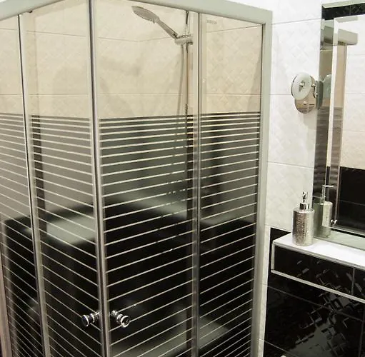 Hostelswidnicka24 旅馆 *