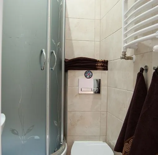 Hostelswidnicka24 호스텔 *